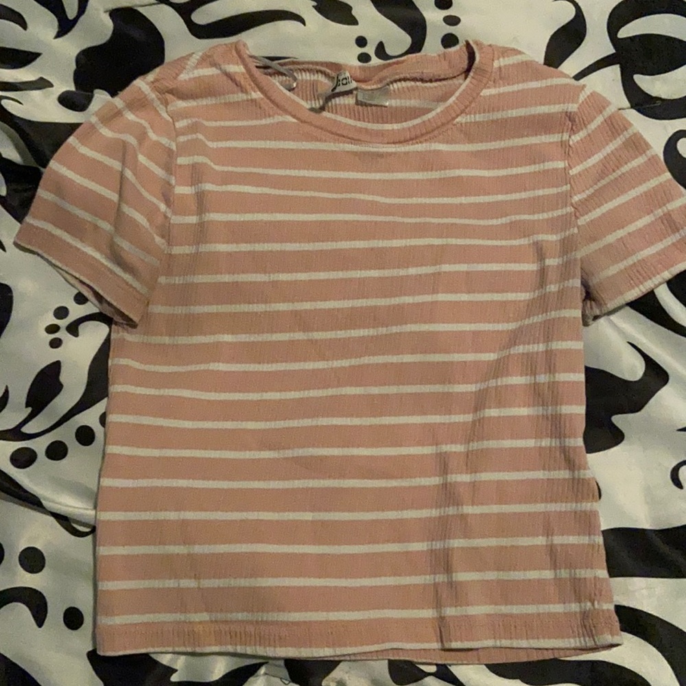 Pink and white cropped top